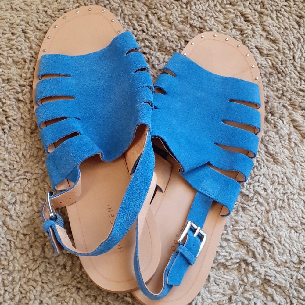 New NWOT Suede Leather Halogen Sandals